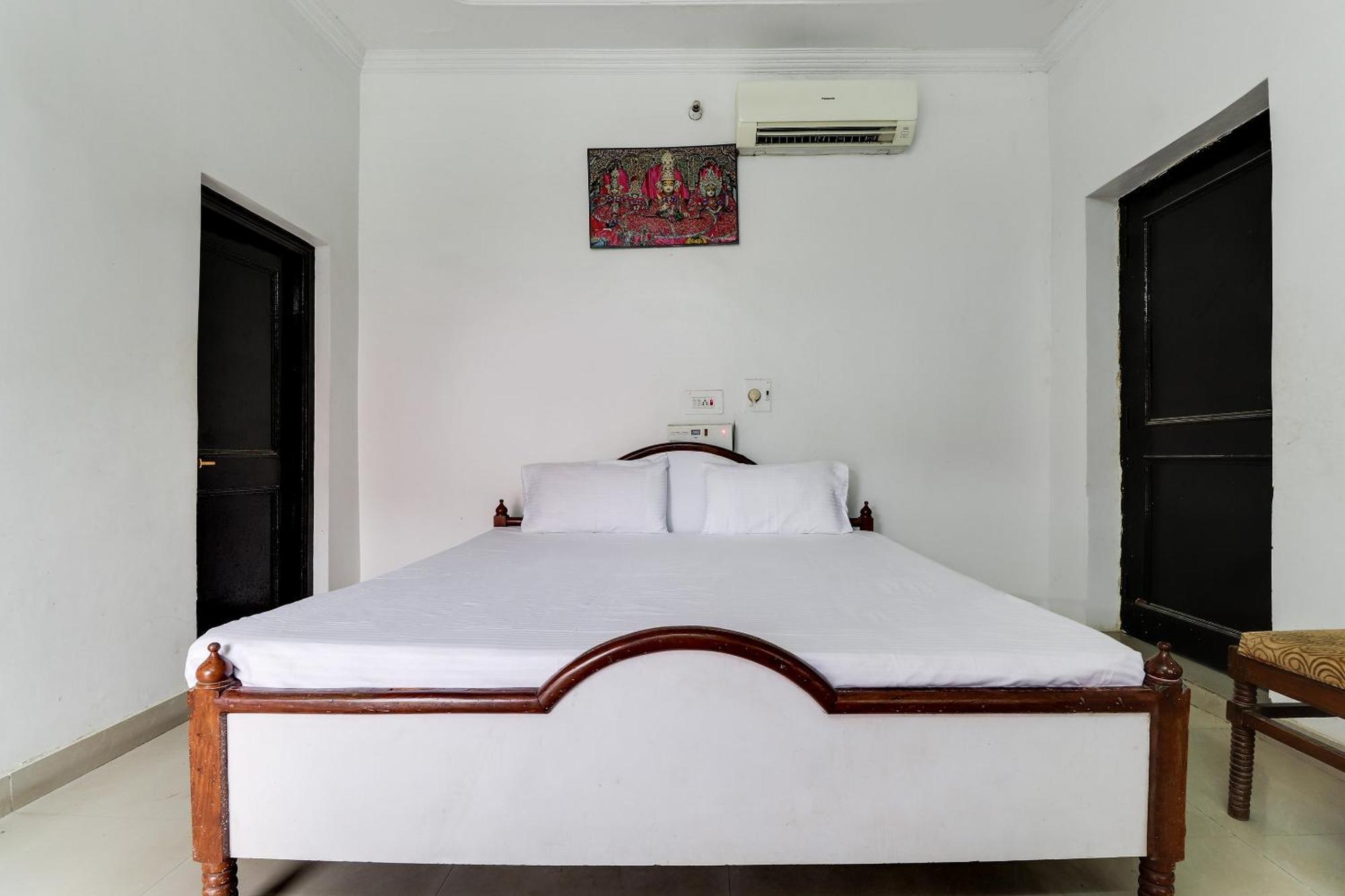 Hotel O Hanuman Bagh Ayodhya Buitenkant foto