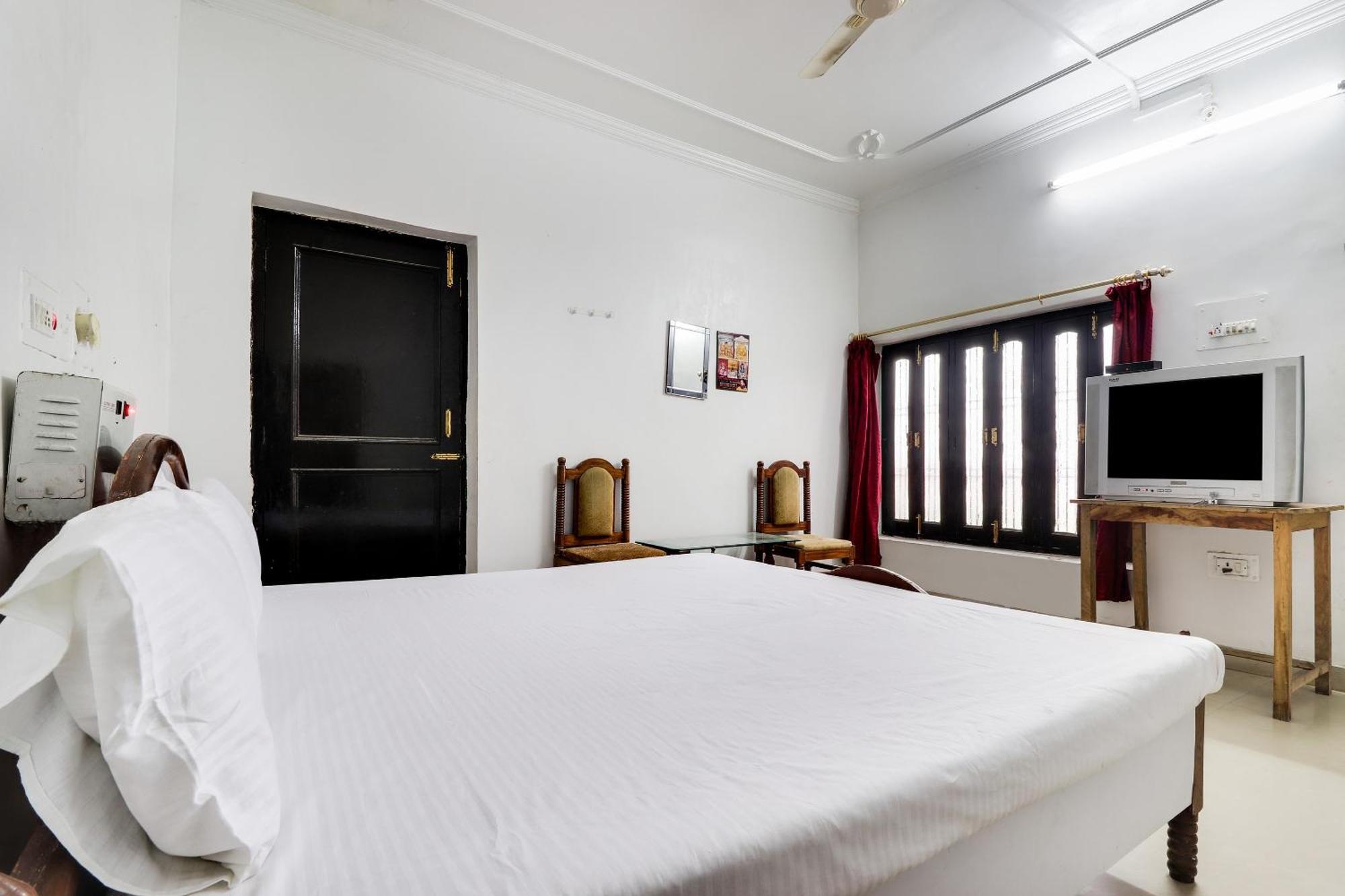 Hotel O Hanuman Bagh Ayodhya Buitenkant foto