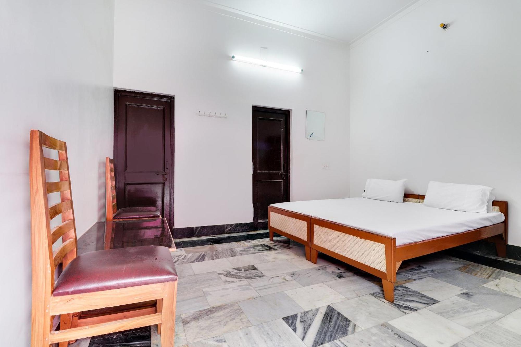 Hotel O Hanuman Bagh Ayodhya Buitenkant foto