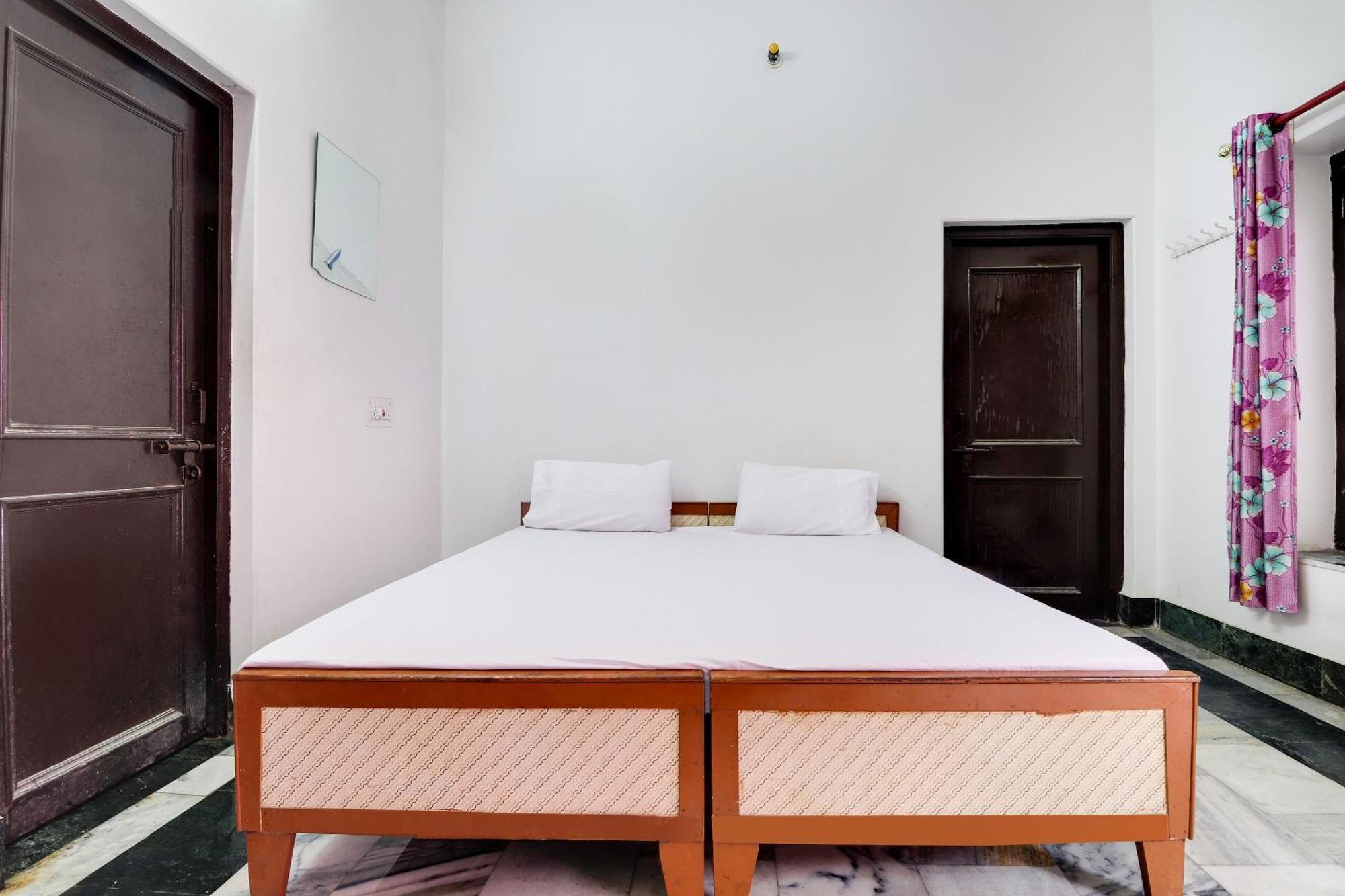 Hotel O Hanuman Bagh Ayodhya Buitenkant foto