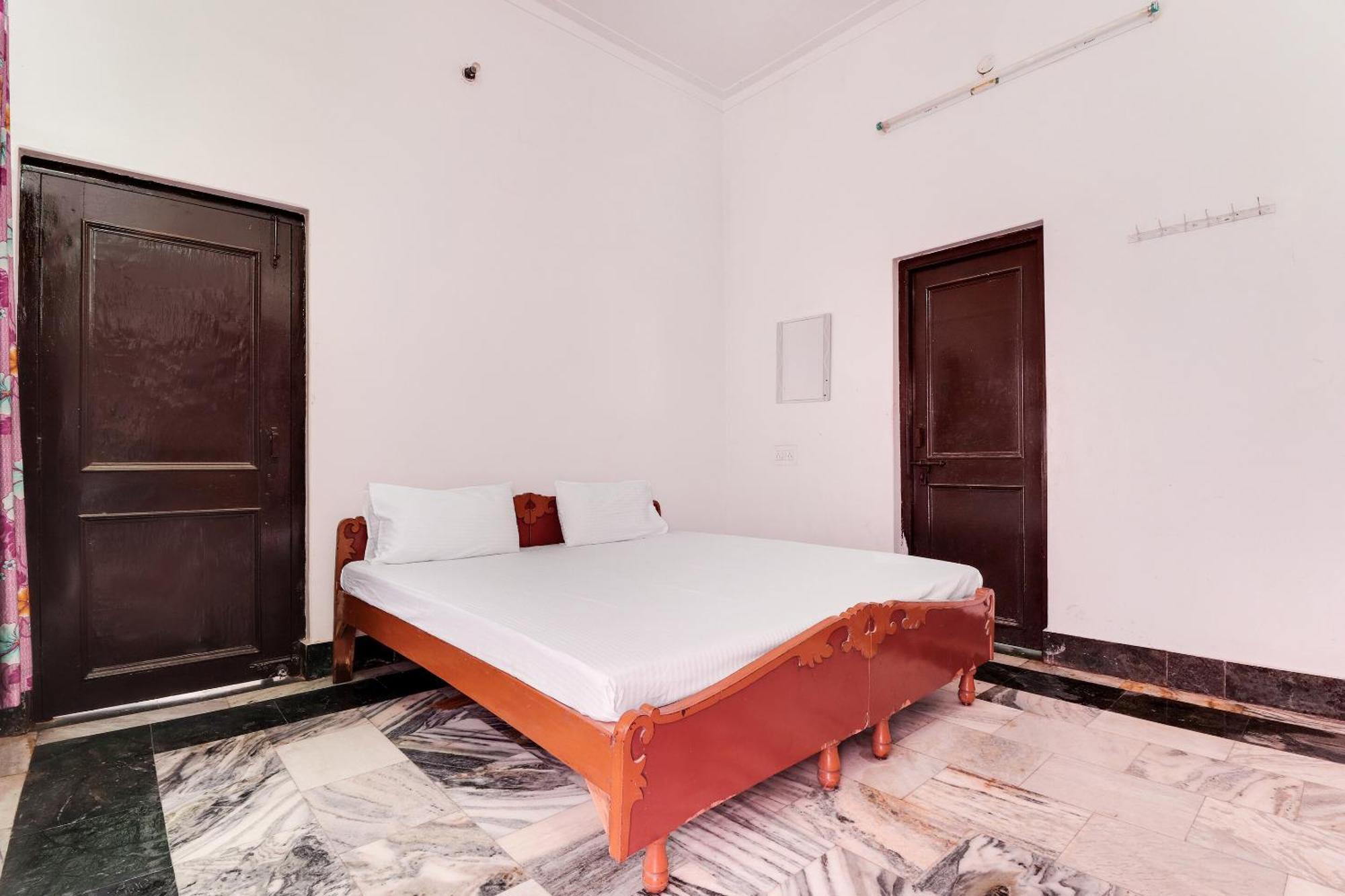 Hotel O Hanuman Bagh Ayodhya Buitenkant foto